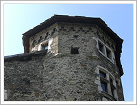 Frise de la tourelle d'escalier du manoir